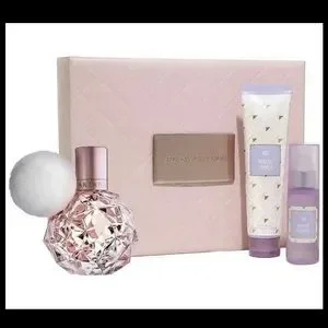 日本未発売】Ari byAriana Grande ギフトボックス